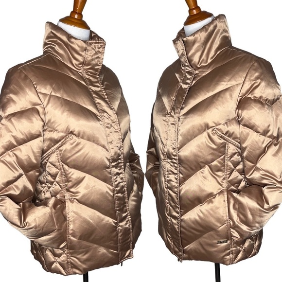 Kenneth Cole Women’s Gold Chevron Quilted Down Puffer Jacket Size M Packable - Picture 4 of 15